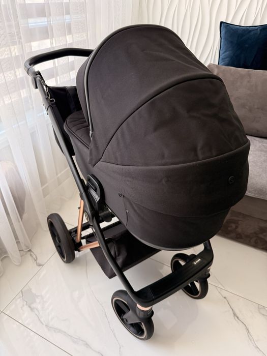Коляска Roan Ivi 2в1