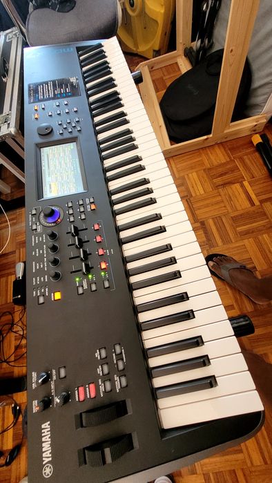 Teclado Yamaha Modx7