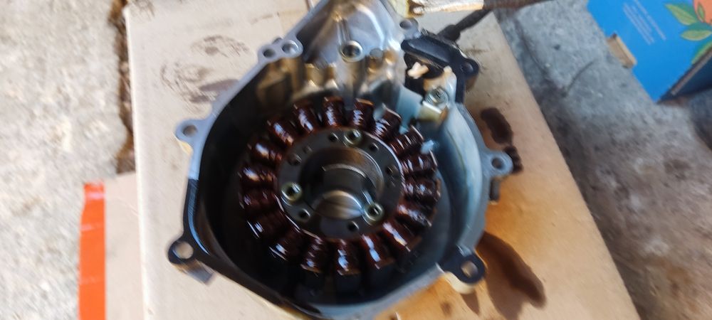 Yamaha r6 rj03 alternator stojan
