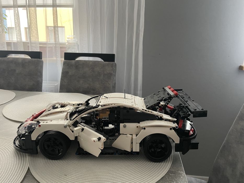 Sprzedam samochod z klockow