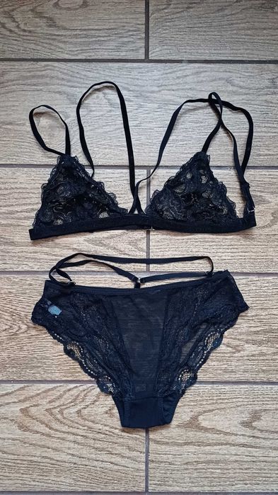 Komplet eleganckiej koronkowej bielizny God Save Queens w rozm. S