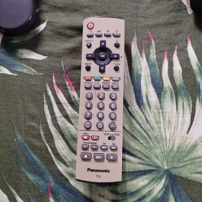 Piloty do telewizorów