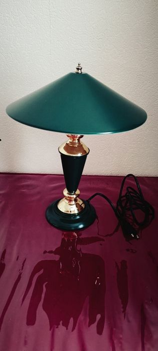 Лампа настольная классика ретро включается от прикосновения