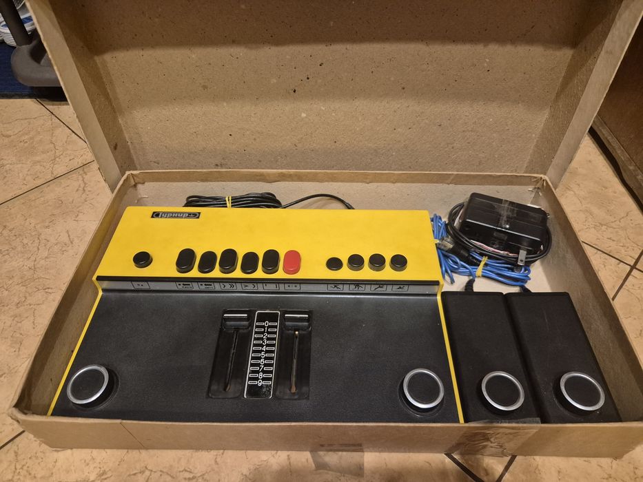 Ігрова телевізійна приставка ,,Турнір,, 1978 року