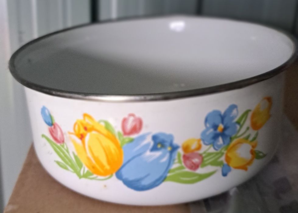 Taça/ tijela em esmalte