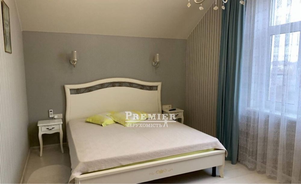 В продаже шикарный дом в Фонтанке