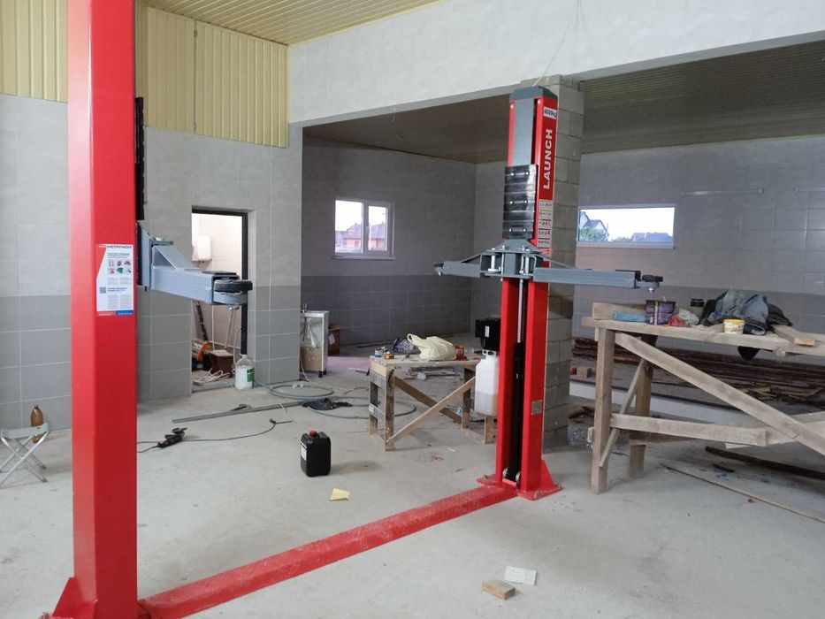 Підйомник автомобільний 2-х, 4-х стійкові LAUNCH 3,5-4-5т/220/380в