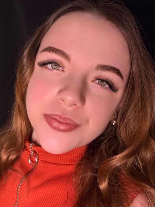 Нарощування вій корекція та фарбування брів