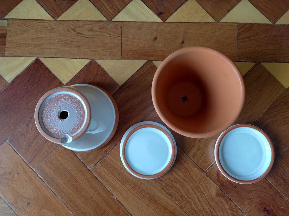 Vaso Cerâmica Branco com prato - Novo