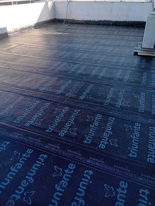 Executo serviços de trolha, pintura, capoto, obras afins