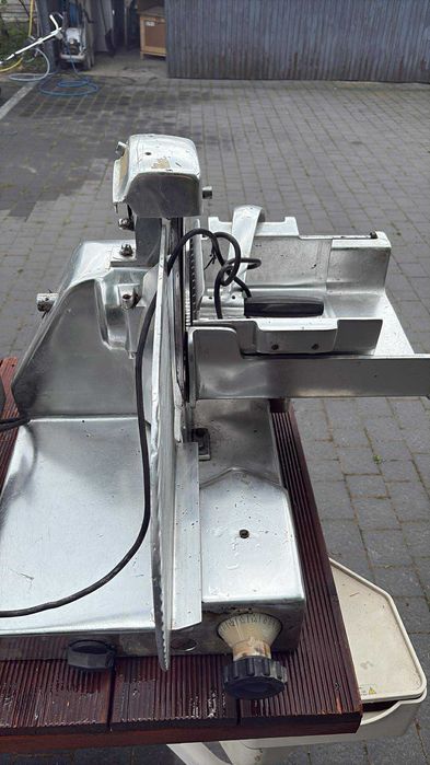 Krajalnica KI30 Affettatrice verticale professionalE