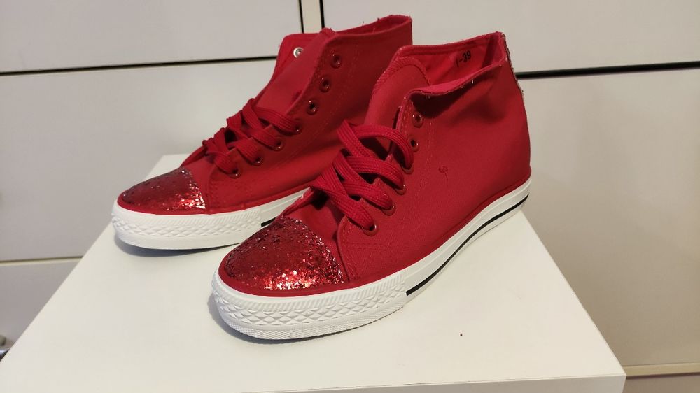 Trampki za kostkę damskie czerwone cekiny roz 38,37, 39 oraz 41