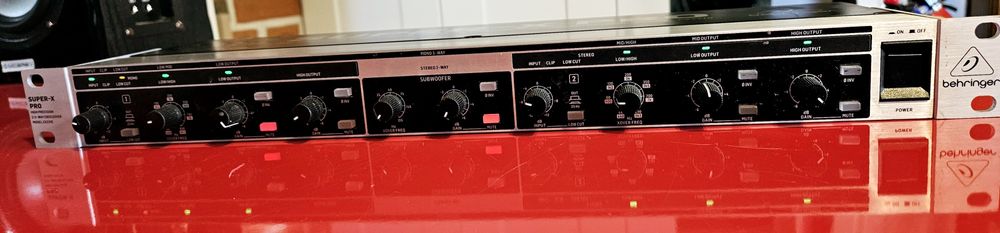 Behringer CX2310 Zwrotnica Crossover