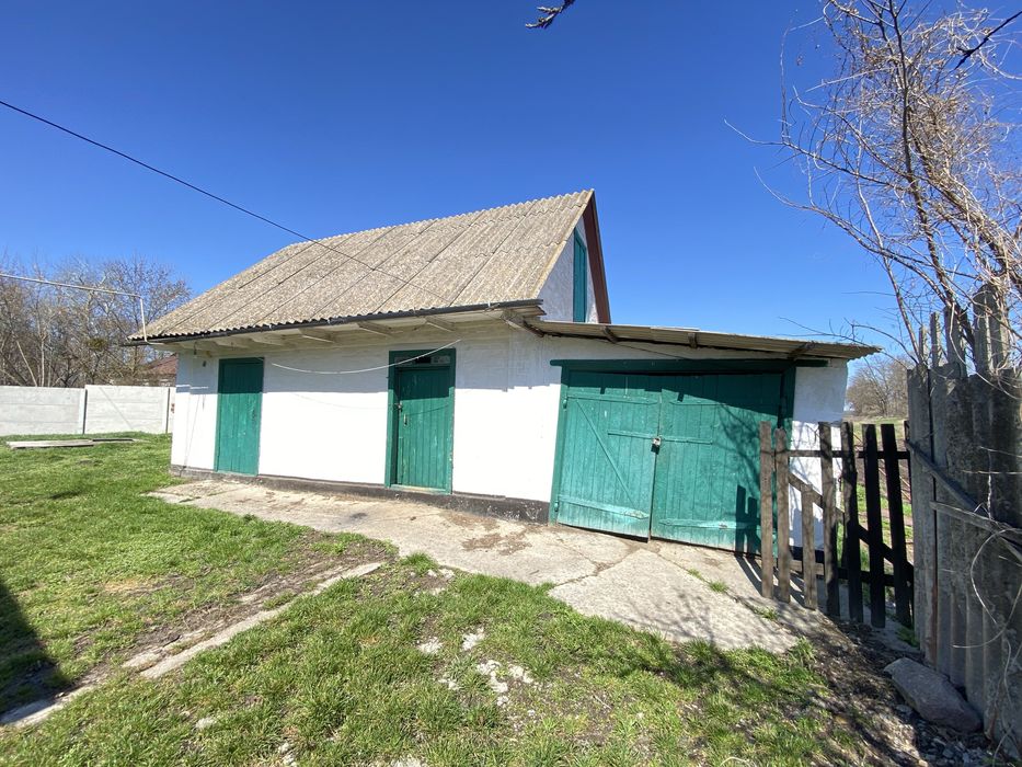 Продаж будинку зі зручностями с. Безугляки