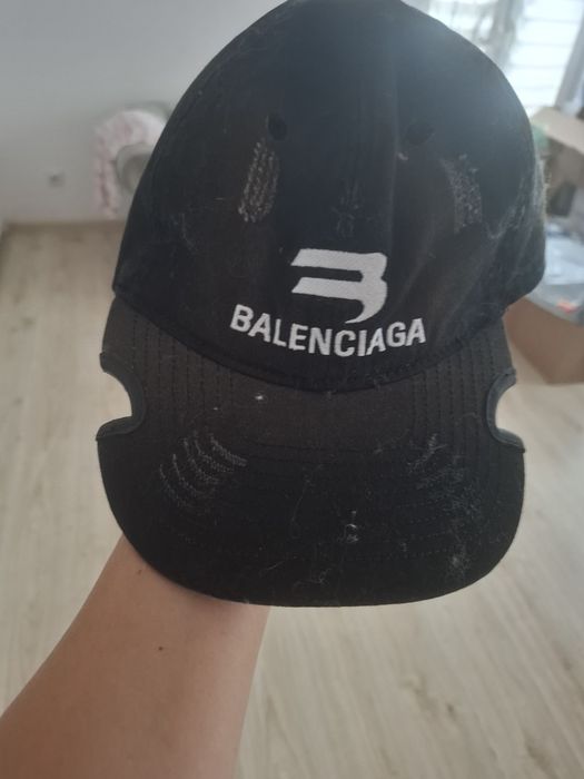 Fajna nowa czapka z daszkiem z napisem Balenciaga