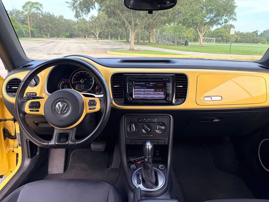 Volkswagen Beetle      2015