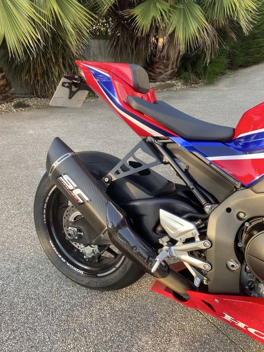 Honda CBR1000RR-R Fireblade + Extras