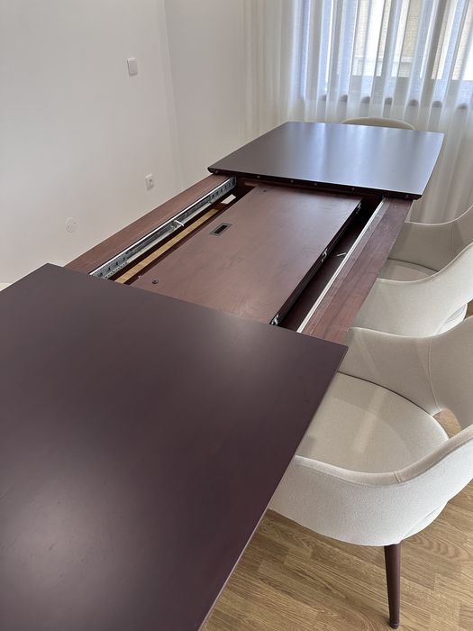Conjunto Mesa de Jantar Extensível + 6 Cadeiras