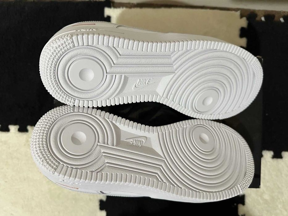 Nike_Air_Force_1_Low_Supreme_Biały R.42