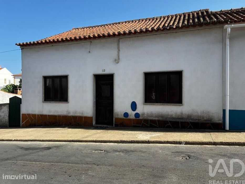 Moradia térrea T2 em São Teotónio de 65 m2