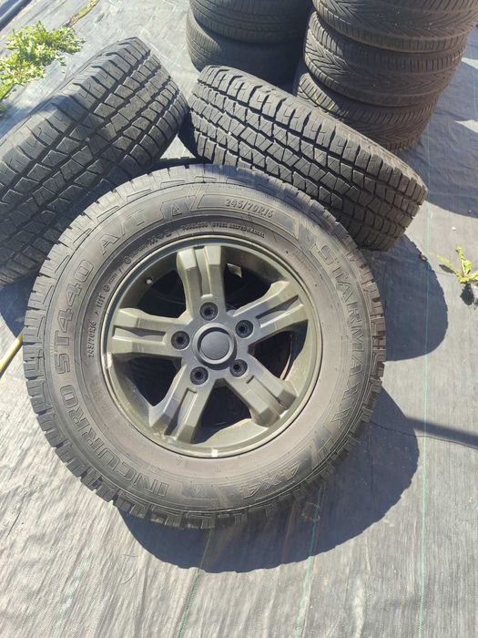 Диски з Шинами на 16 KIA Sorento 5*139,7. 4*4 Болотяна 245*70