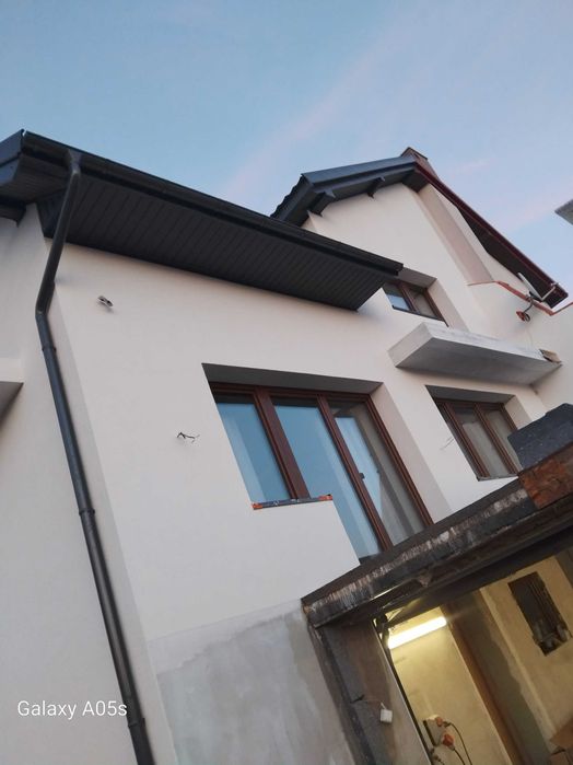 Elewacje Docieplenia budynków Docieplenia stropów Wymiana okien