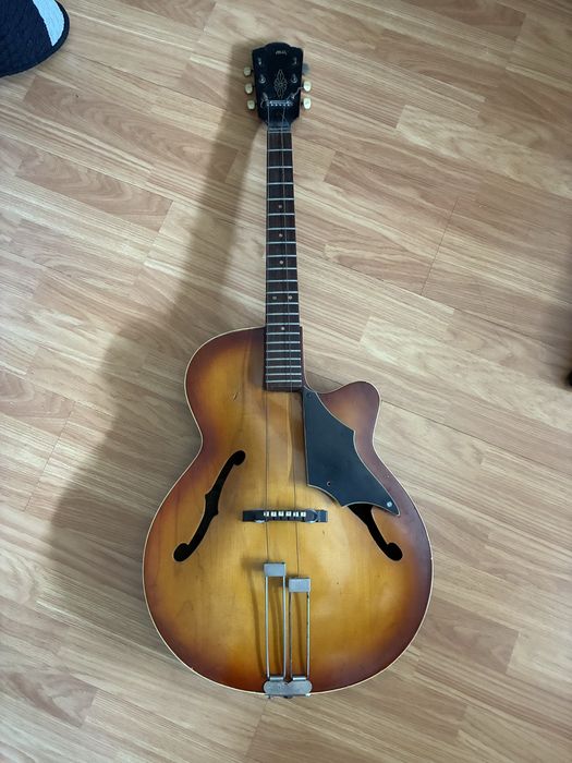 Guitarra Archtop Vintage Framus (Anos 50/60) – Para Restauro / Coleção
