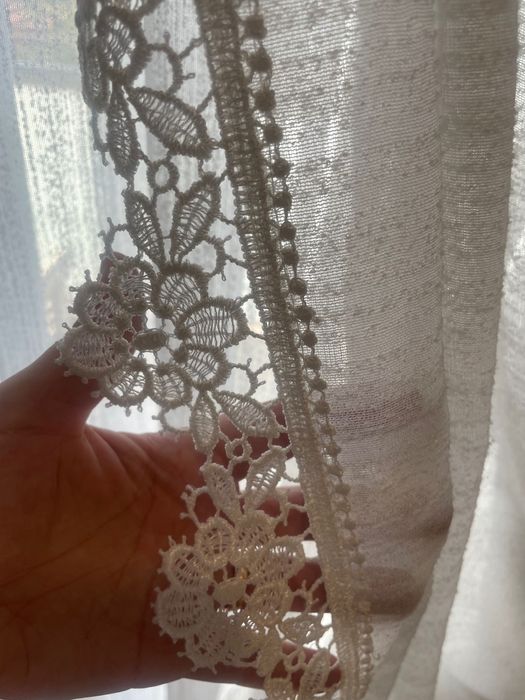 Cortinas E sanefa brancas