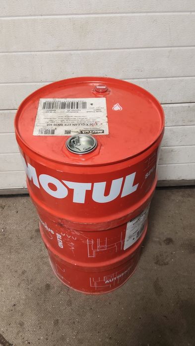Beczka 60l Motul po oleju