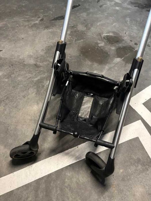 Cadeira de bébé da marca bebé confort