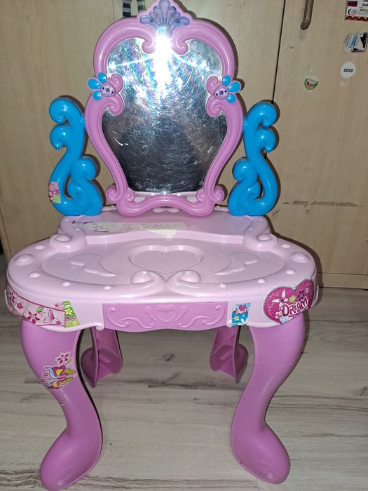 Sprzedam toaletkę dla dziewczynki