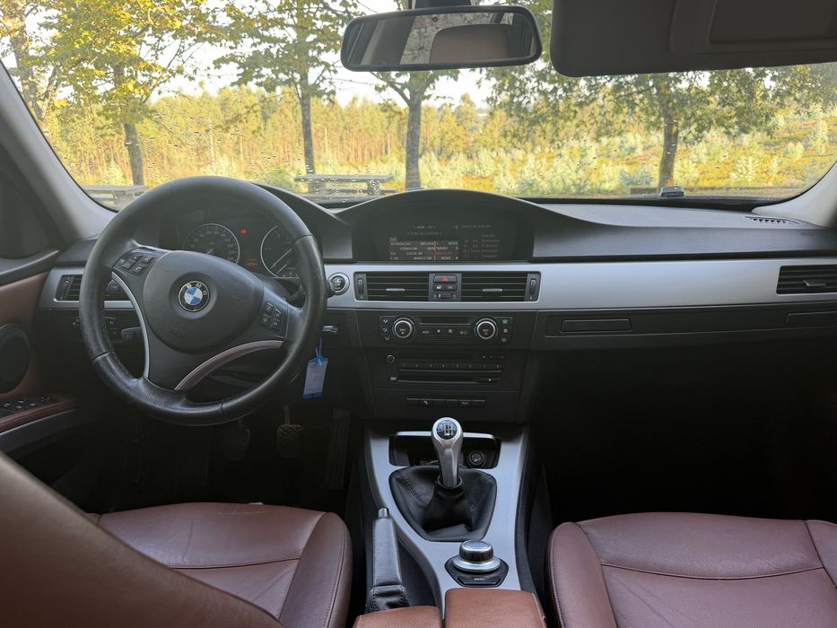BMW E91 318D.