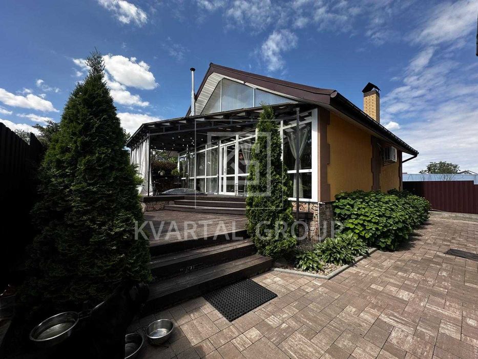 Просторий будинок 192 м² на ділянці 11 соток