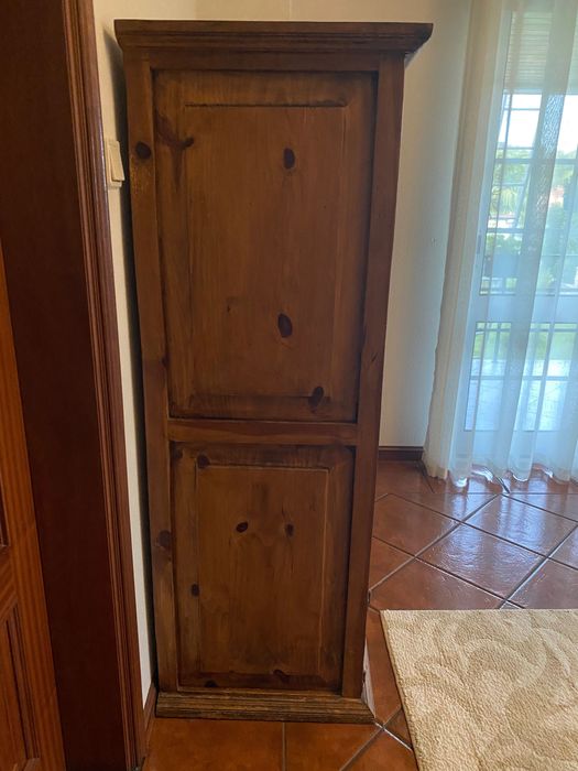 Móvel de sala de Pinho