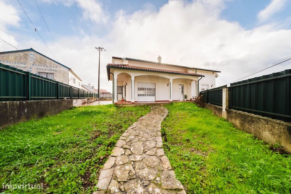 Moradia T3 com sótão e garagem