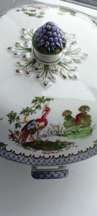 Старовинна супниця з двома кришками