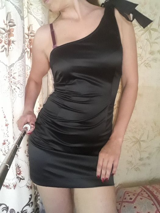 Платье нарядное, открытое плечо, на вечеринку