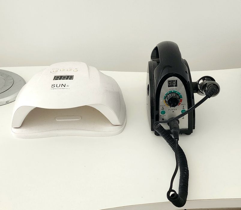 Mesa e acessórios manicure