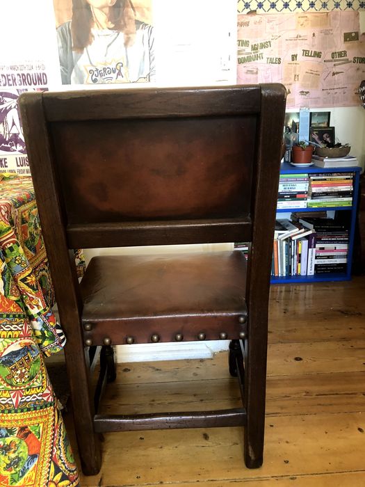 Cadeira em Madeira e Couro/Pele (Antiga/Vintage)