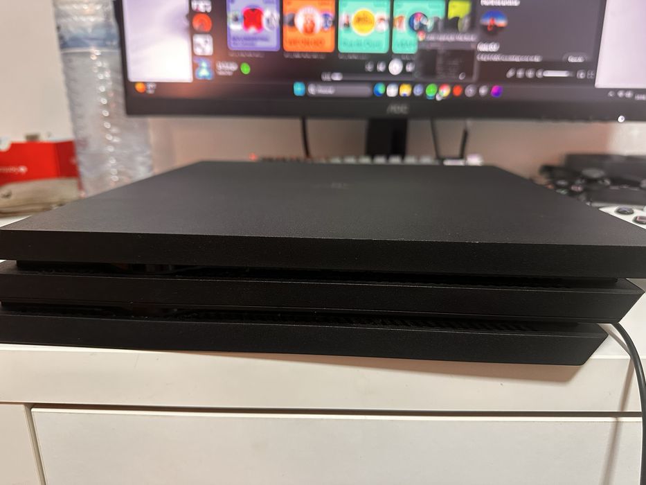 PlayStation 4 PRO 1TB.    PS4 PRO