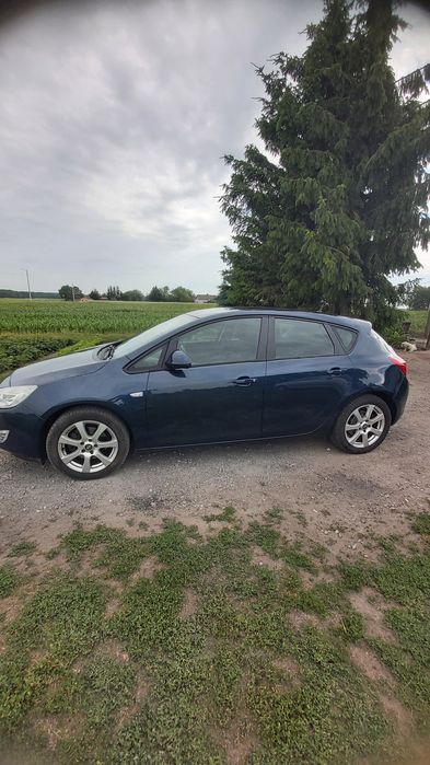 Samochód Opel Astra