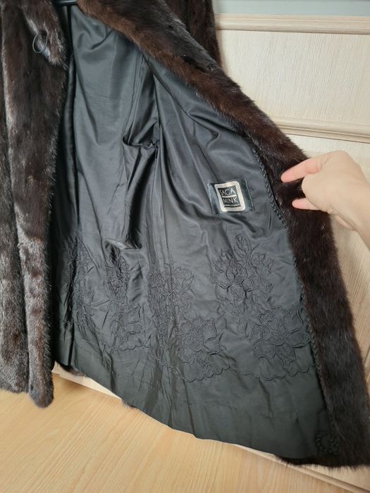 Продам норкову шубу