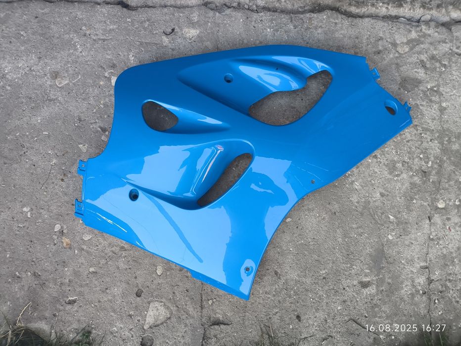 Suzuki GSX-R srad owiewka prawa