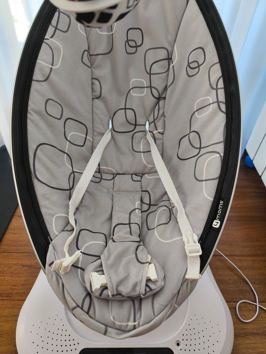 Espreguiçadeira mamaRoo 4moms (com redutor)