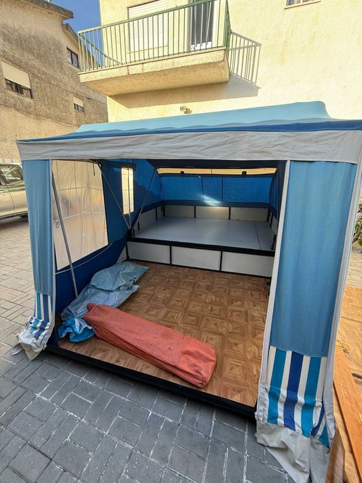 Auto-tenda Grou em bom estado com 2 quartos + 1 sala + avançado