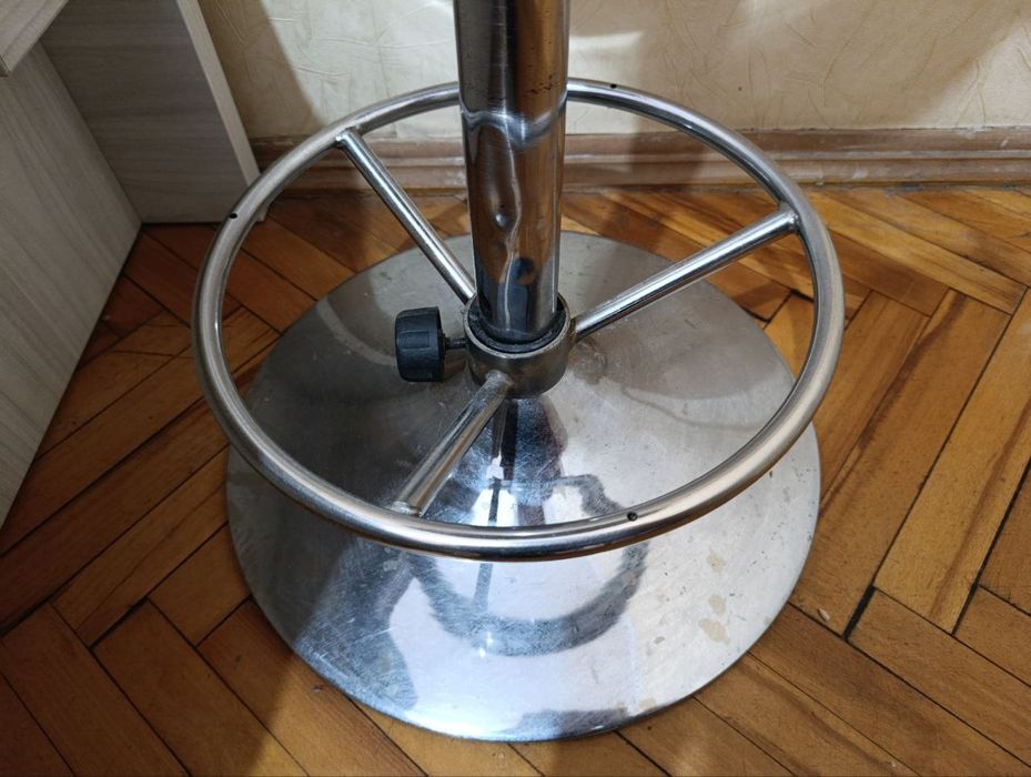 Высокие, барные стулья (3шт)