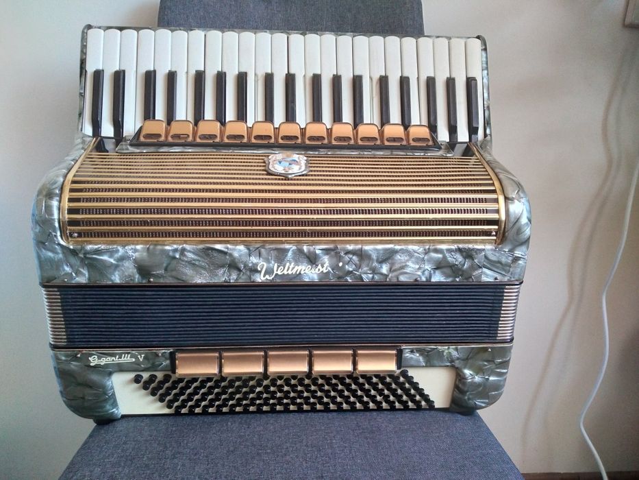 Akordeon weltmeister gigantilli V  120basów