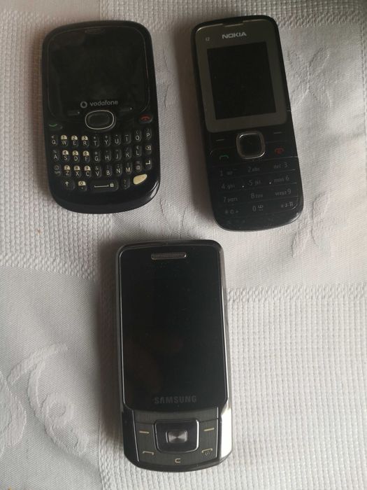 6 Telemóveis- 3 de teclado e 3 Android