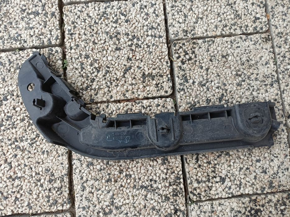 Renault Latitude ślizg zderzaka prawy przód przedni Mocowanie