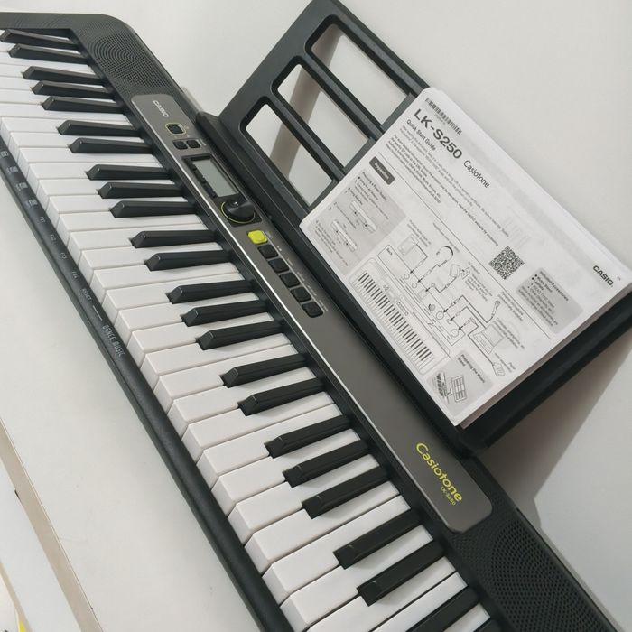 Casio Casiotone LK-S250 61 Teclas — Quase Novo + Caixa Original